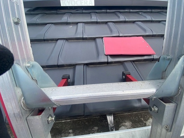 雨樋を梯子で傷つけないハードルラダー